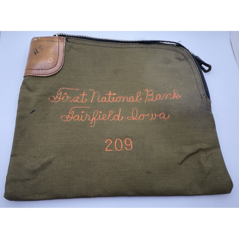 First National Bank Fairfield Iowa NO KEY~ Zipper Money Bag With Lock ~ Vtg 209